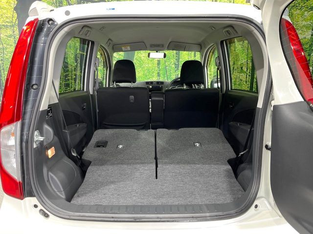 普段のお買い物や通勤、送迎等に十分な荷室スペースを確保しております。セカンドシートを倒すと、大きな荷物の積載も可能です♪