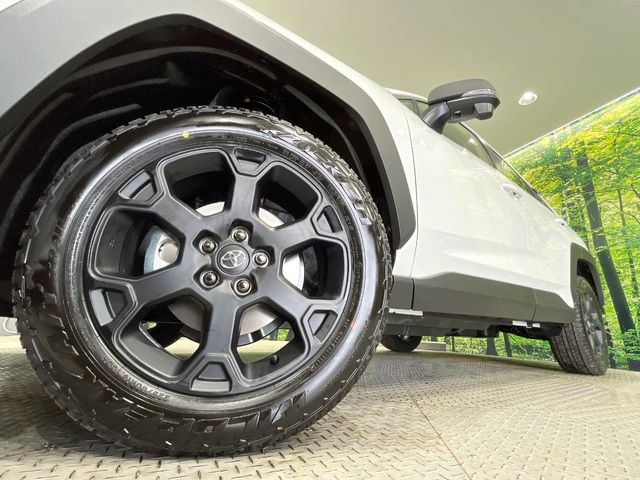 �y����18�C���`�A���~�z�C�[���z�O�ςɃ}�b�`���������A���~�z�C�[���𑕒����Ă���܂��B�e��ЊO�A���~�z�C�[����A�X�^�b�h���X�^�C�����戵�����Ă���܂��B���񂲑��k����������