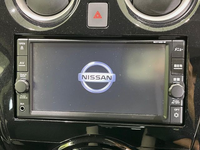 【純正ナビ】人気の純正ナビを装備。オーディオ機能も充実しており、Bluetooth接続すればお持ちのスマホやMP3プレイヤーの音楽を再生可能!毎日の運転がさらに楽しくなります!!