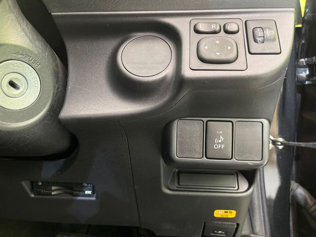 �y�d���i�[�~���[�z�T�C�h�~���[�͓d���i�[���ƂȂ��Ă���A�������ԏ�ł��L�Y�������X�N��}�����܂��B