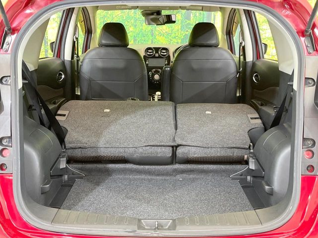 ���i�̂���������ʋ΁A���}���ɏ\���ȉ׎��X�y�[�X���m�ۂ��Ă���܂��B�Z�J���h�V�[�g��|���ƁA�傫�ȉו��̐ύڂ��\�ł���