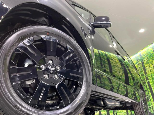 �y����18�C���`�A���~�z�C�[���z�O�ςɃ}�b�`���������A���~�z�C�[���𑕒����Ă���܂��B�e��ЊO�A���~�z�C�[����A�X�^�b�h���X�^�C�����戵�����Ă���܂��B���񂲑��k����������