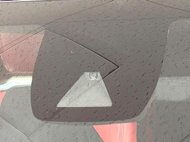 �y�g���^�Z�[�t�e�B�Z���X�z���s���ɑO���̎ԗ�����F�����A�Փ˂������Ȏ��͌x��ƃu���[�L�ŏՓˉ���Ɣ�Q�y�����A�V�X�g�B�����S�Ƀh���C�u�����y���݂��������܂��B