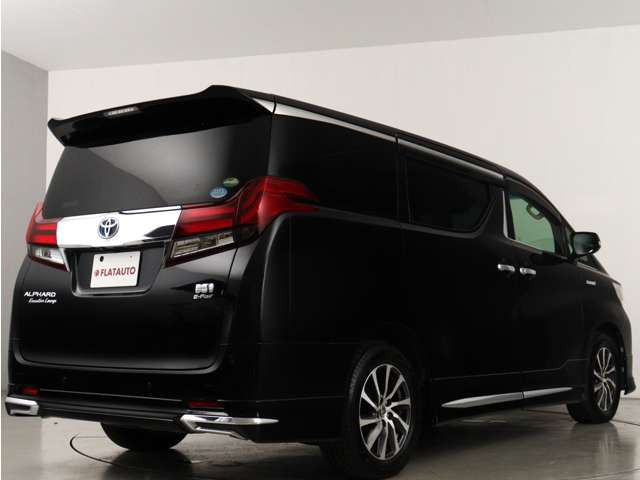 当店では、厳選された車両のみ展示しております。アルファード・ヴェルファイアに特化した専門店ならではの豊富な在庫の中から、お気に入りの一台をお探しください!