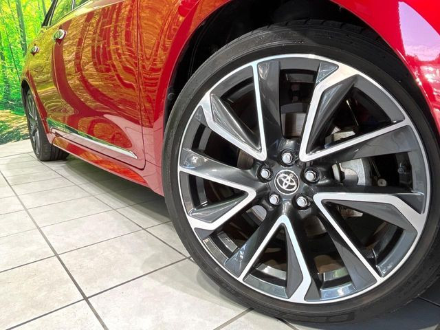 �y����18�C���`�A���~�z�C�[���z�O�ςɃ}�b�`���������A���~�z�C�[���𑕒����Ă���܂��B�e��ЊO�A���~�z�C�[����A�X�^�b�h���X�^�C�����戵�����Ă���܂��B���񂲑��k����������