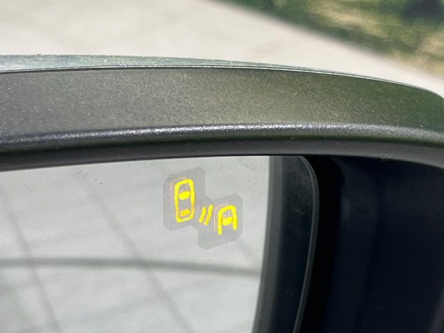 �y�u���C���h�X�|�b�g���j�^�����O�z���s���A�h�A�~���[�̎��p�ɂȂ�₷���ӏ��Ɍ㑱�Ԃ��ڋ߂���ƃT�C�h�~���[�t�߂Ɍx����\���A�h���C�o�[�ɒ��ӊ��N�����Ă���܂��B