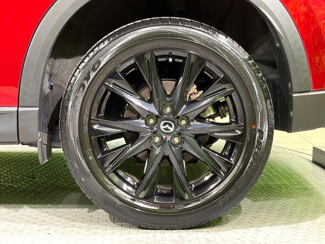 【純正19インチアルミホイール】外観にマッチした純正アルミホイールを装着しております。各種社外アルミホイールや、スタッドレスタイヤも取扱いしております。是非ご相談ください♪