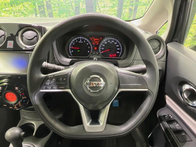 【ステアリングスイッチ】運転中、前方から目線をそらすことなく、オーディオ等の操作が可能な便利機能!安心&快適なドライブを演出してくれます♪