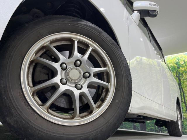 【15インチアルミホイール】外観にマッチしたアルミホイールを装着しております。各種アルミホイールや、スタッドレスタイヤも取扱いしております。是非ご相談ください♪
