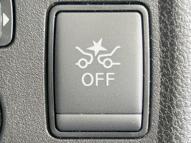 �y�G�}�[�W�F���V�[�u���[�L�z���s���ɑO���̎ԗ�����F�����A�Փ˂������Ȏ��͌x��ƃu���[�L�ŏՓˉ���Ɣ�Q�y�����A�V�X�g�B�����S�Ƀh���C�u�����y���݂��������܂��B