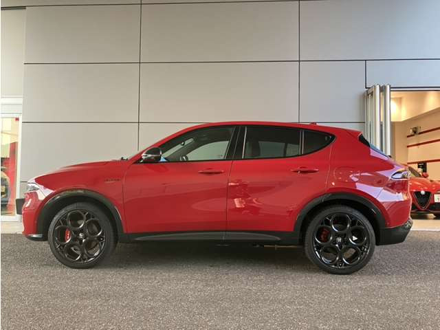 トナーレプラグインハイブリッド Q4 ヴェローチェ 4WD