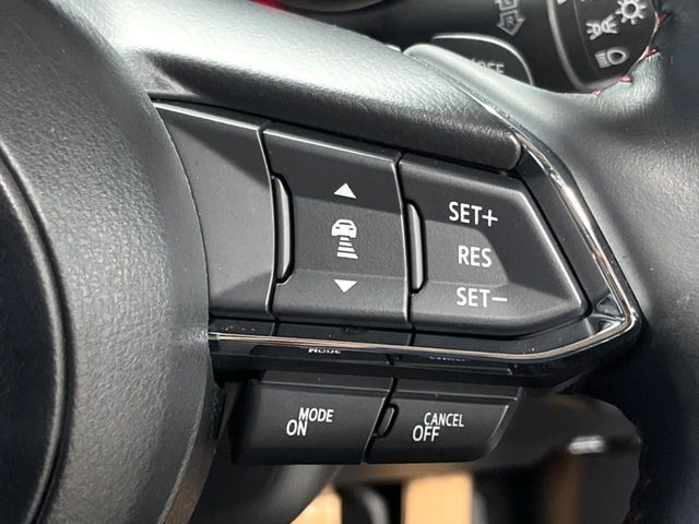 【マツダ・レーダークルーズコントロール】高速道路での長距離走行が楽に!自動で速度を保つクルーズコントロールが、衝突軽減システムと連携し、前方の車両を感知して車間を保つように速度調節してくれます!!