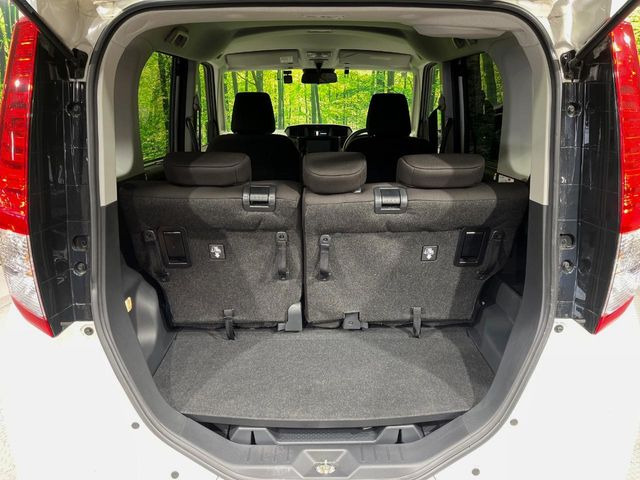 普段のお買い物や通勤、送迎等に十分な荷室スペースを確保しております。セカンドシートを倒すと、大きな荷物の積載も可能です♪