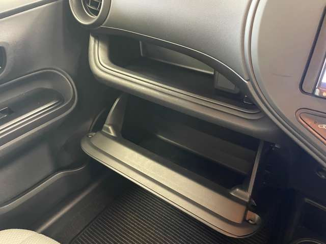 全車クリーニング済み!目立つ傷、汚れ、へたりなどなくコンディション良好です!!