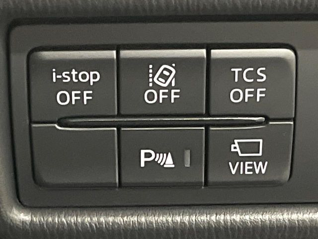 【i-ACTIVESENSE】走行中に前方の車両等を認識し、衝突しそうな時は警報とブレーキで衝突回避と被害軽減をアシスト。より安全にドライブをお楽しみいただけます。