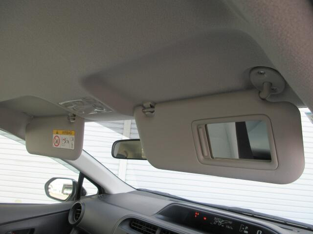 �����̕��ɂ̓��C�N�����Ȃǂɂ��ꂵ���o�j�e�B�~���[