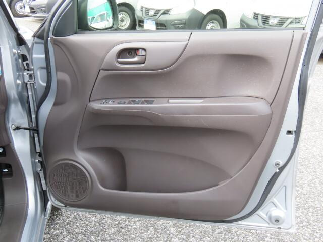 �ԓ��͐��Ǝ҂ɂĎ����N���[�j���O�{�H�ς݂Ȃ̂ŁA��ϐ����ł��B�I���b�N�X�����Ԃł݂͂Ȃ��܂ɉ��K�ȃh���C�u�����񑩂��܂��B