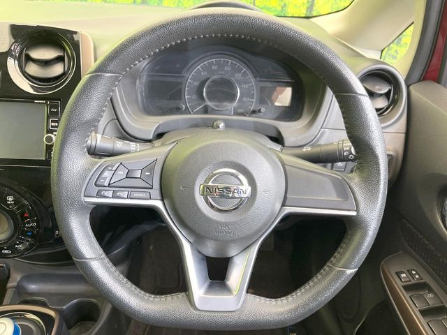 �y�����v�����X�e�A�����O�z�㎿�Ȋv���g�p���邱�ƂŁA��ɂ����������݂ƂĂ��^�]���₷���n���h���ł���