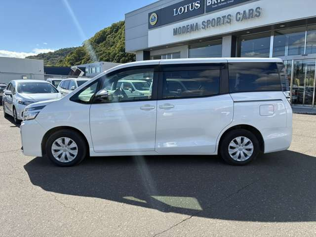 ヴォクシー2.0 X ウェルキャブ スロープタイプII サードシート付 4WD