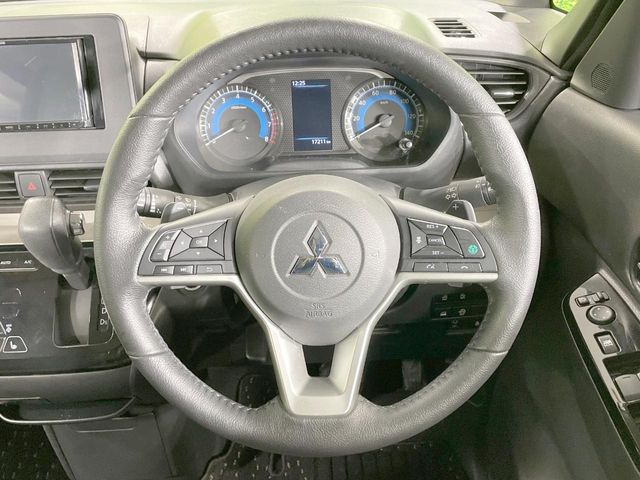 �y�����v�����X�e�A�����O�z�㎿�Ȋv���g�p���邱�ƂŁA��ɂ����������݂ƂĂ��^�]���₷���n���h���ł���