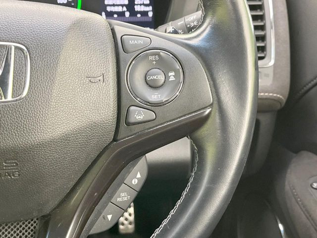 【アダプティブクルーズコントロール】高速道路での長距離走行が楽に!!自動で速度を保つクルーズコントロールが、衝突軽減システムと連携し、前方の車両を感知して車間を保つように速度調節してくれます!!