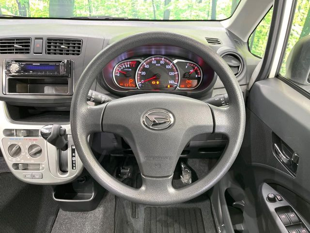 ステアリングも使用感が少なく、きれいな状態となっております♪