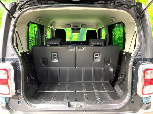 普段のお買い物や通勤、送迎等に十分な荷室スペースを確保しております。セカンドシートを倒すと、大きな荷物の積載も可能です♪