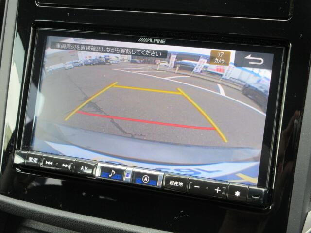 �o�b�N�J�����𑕔����Ă���܂��B���Ԏ��ɑ�ϖ𗧂��܂����^�]�����ȕ��̖����ɂȂ��Ă���܂��B