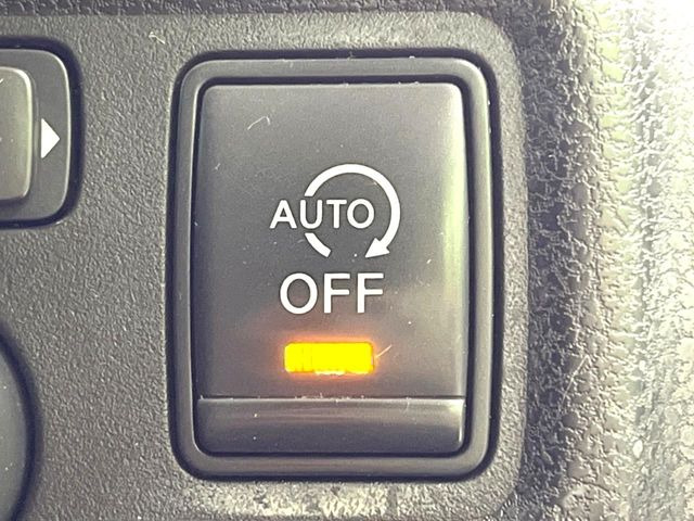 �y�A�C�h�����O�X�g�b�v�z�ԐM����a�؂Œ�Ԃ����ۂɃG���W�����~���A���ʂȔR���̏����}���܂��B�R��������ی�ɂȂ���@�\��G���W���̓u���[�L�𗣂��΍Ďn�����܂��B