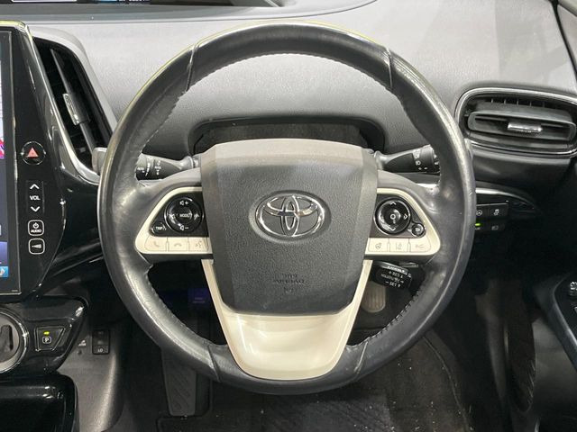 ステアリングも使用感が少なく、きれいな状態となっております♪