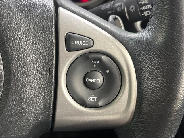 【クルーズコントロール】高速道路もラクラク走行。アクセルを離しても一定速度で走行ができ、長距離運転時の負担を軽減!加速・減速も簡単なスイッチ操作で調整できます。