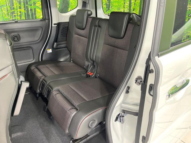 ���i���ȃI���W�i���t���A�}�b�g���I�v�V�����ɂĂ��p�ӂ��Ă���܂��B���D���ȃf�U�C����J���[�����Ԃɍ��킹�đI��ł����������Ƃ��ł��܂���