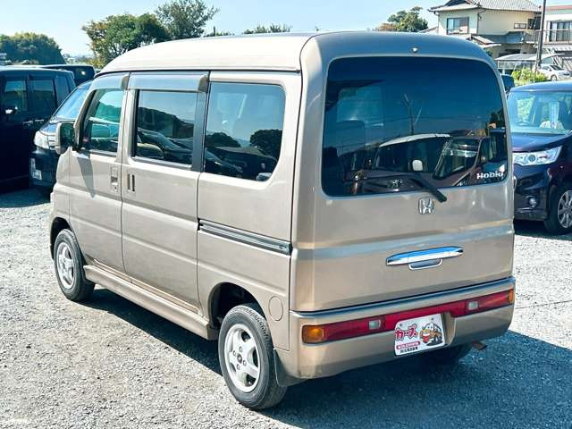 ���X�ł͌y�����Ԃ��畁�ʎԂ܂ŕ��L���I�[�����[�J�[�̎Ԏ�E�F�E�O���[�h��L�x�ɑ����Ă���܂��B