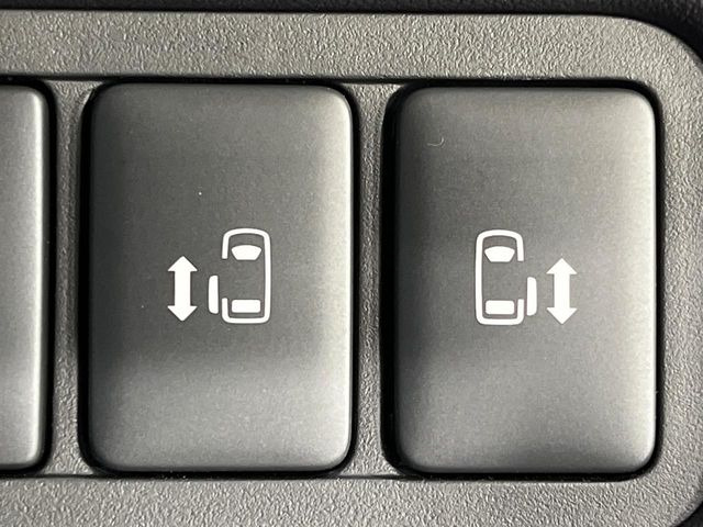 �y�����p���[�X���C�h�h�A�z�X�}�[�g�L�[��^�]�Ȃ̃X�C�b�`�Ō�ȗ����X���C�h�h�A�̊J���\���d��������͂����ăh�A���J����K�v�������A�����Ȃ��q�l�ł��ȒP�ɊJ���߂ł����K�ł���