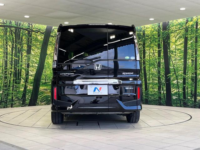 安心の最長10年・走行無制限保証(有償)をご用意。保証内容も充実はもちろん、無料点検&オイル交換や、年中無休の全国・24時間ロードサービスも付帯されておりますのでご安心下さい。