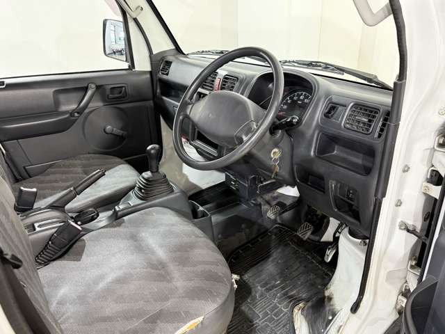 �c�Ǝ��Ԃ͒�10�������8���ƂȂ��Ă���܂��B���������R�[�q�[��W���[�X�����p�ӂ��Ă��҂����Ă���܂�����x���͐��j���ł��B