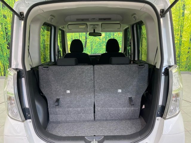 ���i�̂���������ʋ΁A���}���ɏ\���ȉ׎��X�y�[�X���m�ۂ��Ă���܂��B�Z�J���h�V�[�g��|���ƁA�傫�ȉו��̐ύڂ��\�ł���