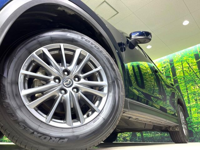 �y����17�C���`�A���~�z�C�[���z�O�ςɃ}�b�`���������A���~�z�C�[���𑕒����Ă���܂��B�e��ЊO�A���~�z�C�[����A�X�^�b�h���X�^�C�����戵�����Ă���܂��B���񂲑��k������