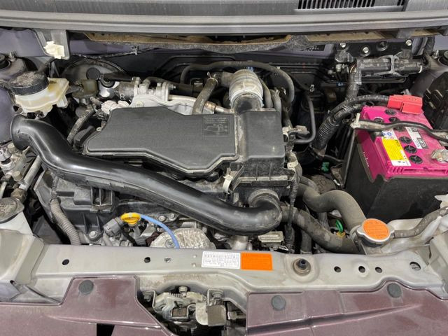 親切・丁寧な専門メカニックスタッフが応対!・車検・点検整備・事故等の修理などアフターサービスも安心。お車のカスタマイズもネクステージのサービススタッフまでご相談ください!