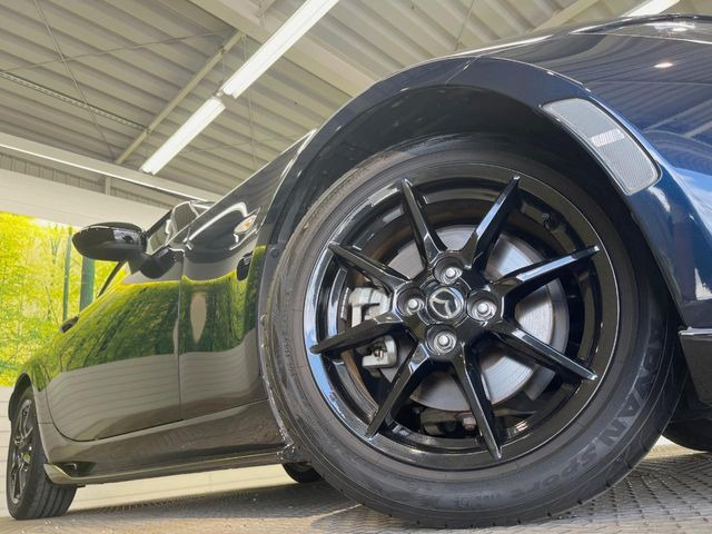 【純正16インチアルミホイール】外観にマッチした純正アルミホイールを装着しております。各種社外アルミホイールや、スタッドレスタイヤも取扱いしております。是非ご相談ください♪