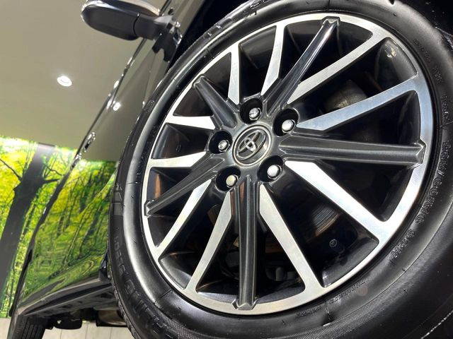 �y����16�C���`�A���~�z�C�[���z�O�ςɃ}�b�`���������A���~�z�C�[���𑕒����Ă���܂��B�e��ЊO�A���~�z�C�[����A�X�^�b�h���X�^�C�����戵�����Ă���܂��B���񂲑��k����������