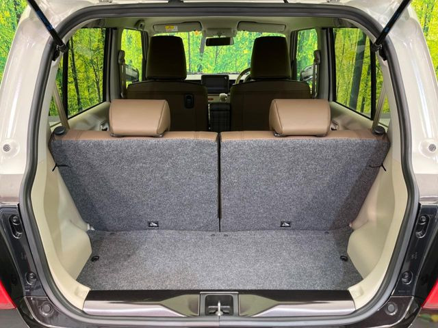 ���i�̂���������ʋ΁A���}���ɏ\���ȉ׎��X�y�[�X���m�ۂ��Ă���܂��B�Z�J���h�V�[�g��|���ƁA�傫�ȉו��̐ύڂ��\�ł���