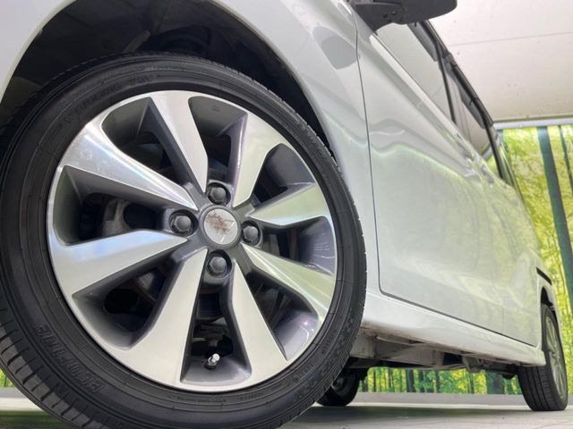 �y����15�C���`�A���~�z�C�[���z�O�ςɃ}�b�`���������A���~�z�C�[���𑕒����Ă���܂��B�e��ЊO�A���~�z�C�[����A�X�^�b�h���X�^�C�����戵�����Ă���܂��B���񂲑��k����������