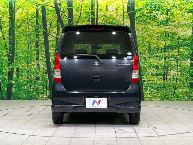 安心の最長10年・走行無制限保証(有償)をご用意。保証内容も充実はもちろん、無料点検&オイル交換や、年中無休の全国・24時間ロードサービスも付帯されておりますのでご安心下さい。