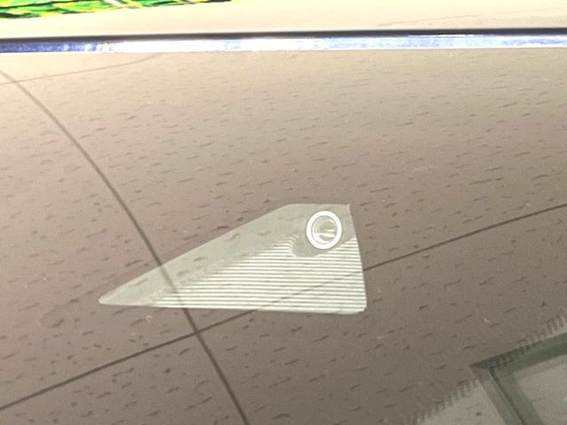 �yi-ACTIVESENSE�z���s���ɑO���̎ԗ�����F�����A�Փ˂������Ȏ��͌x��ƃu���[�L�ŏՓˉ���Ɣ�Q�y�����A�V�X�g�B�����S�Ƀh���C�u�����y���݂��������܂��B