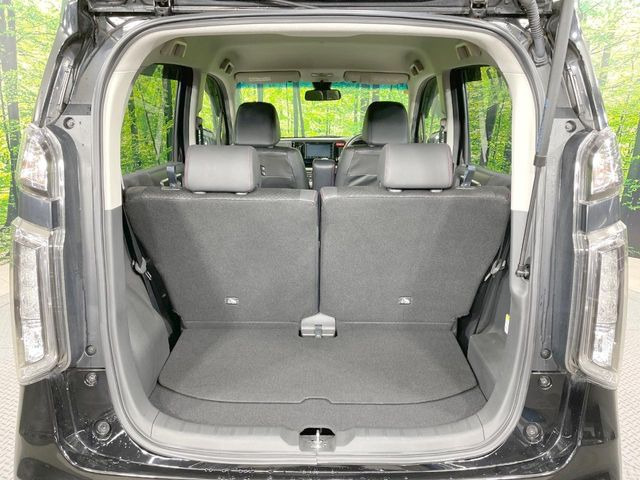 ���i�̂���������ʋ΁A���}���ɏ\���ȉ׎��X�y�[�X���m�ۂ��Ă���܂��B�Z�J���h�V�[�g��|���ƁA�傫�ȉו��̐ύڂ��\�ł���