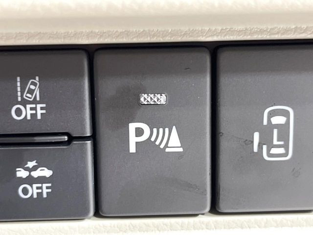 【コーナーセンサー】バンパーに付いたセンサーが障害物を検知!一定の距離に近づくとアラートで教えてくれます♪狭い駐車スペースや車庫入れ時も安心ですね☆