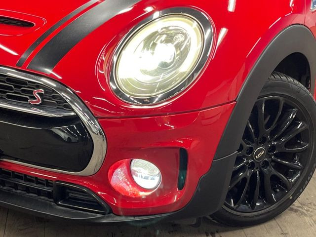 ��LED�w�b�h���C�g:��ԑ��s�����ǍD�Ȏ��E���m�ۂ����S���ĉ^�]�ł��鍂�P�xLED�w�b�h���C�g�𑕔�!�_�����x�������A����d�͂��}�����Ă��܂��B