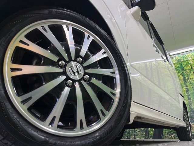 【純正15インチアルミホイール】外観にマッチした純正アルミホイールを装着しております。各種社外アルミホイールや、スタッドレスタイヤも取扱いしております。是非ご相談ください♪