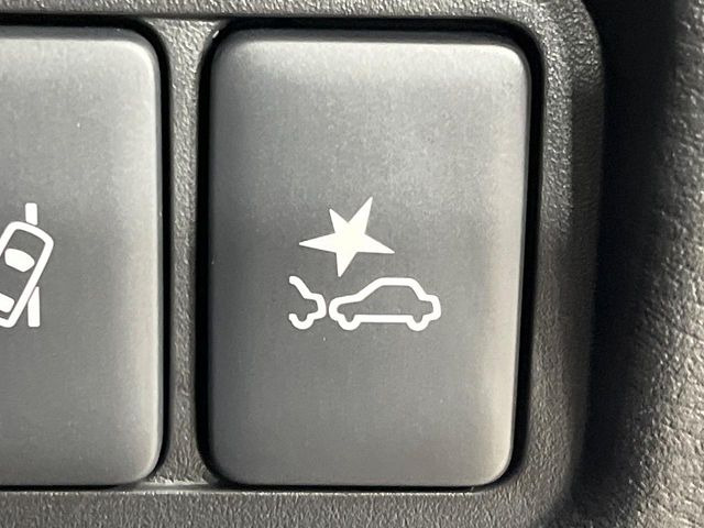 �y�O�He-Assist�z���s���ɑO���̎ԗ�����F�����A�Փ˂������Ȏ��͌x��ƃu���[�L�ŏՓˉ���Ɣ�Q�y�����A�V�X�g�B�����S�Ƀh���C�u�����y���݂��������܂��B